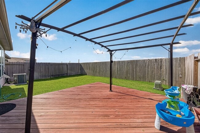 Building Photo - 16039 Kingfield Haven Dr
