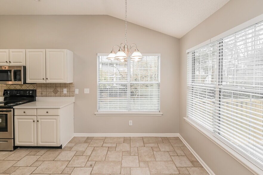 Building Photo - 3913 Leghorn Ct