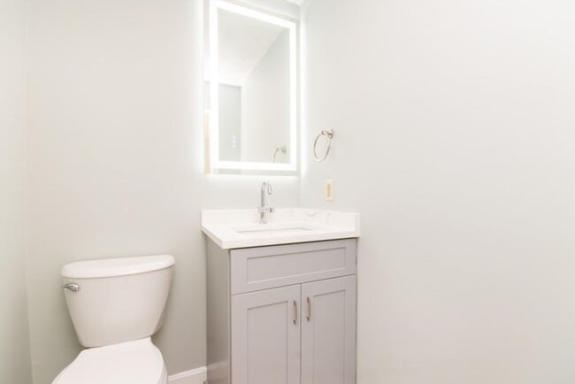 Building Photo - 71 Norton St