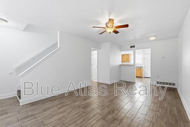 Building Photo - 2713 Wimbledon Ct