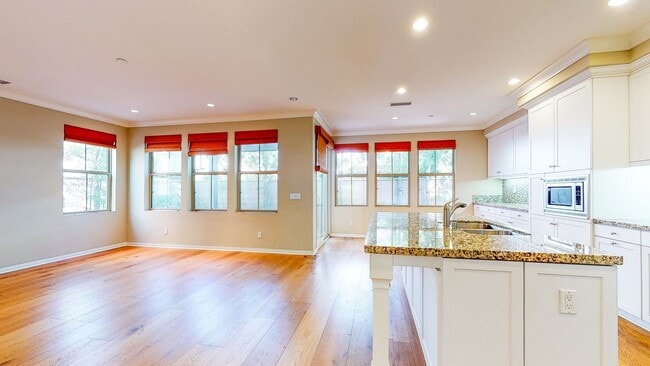 Building Photo - Beautiful Upgraded Stonegate 3 bedroom / 2.5 bath home