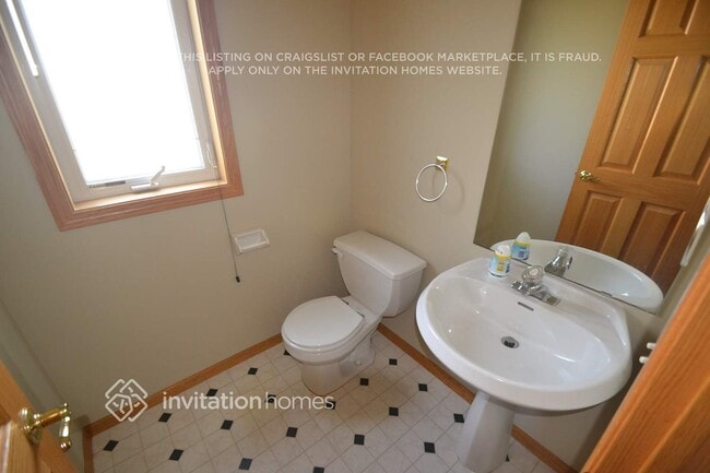 Building Photo - 10312 Kalen Ln NE