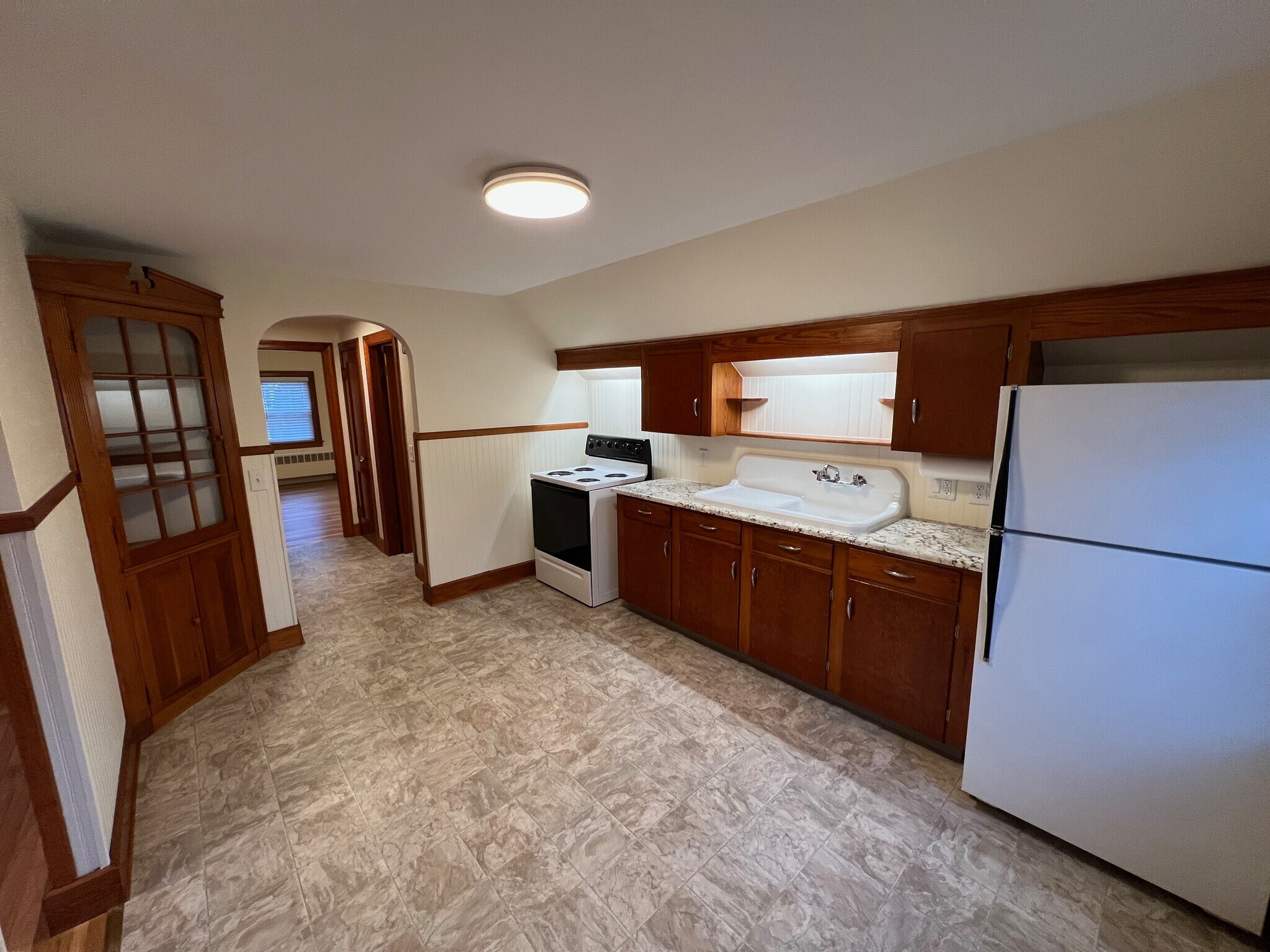 Building Photo - 964 Wellington Rd