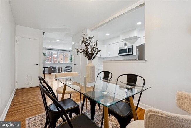 Building Photo - 228 Rock St