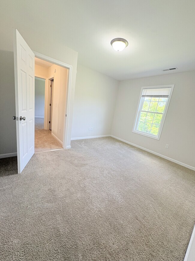 Building Photo - 6 Jackmia Way
