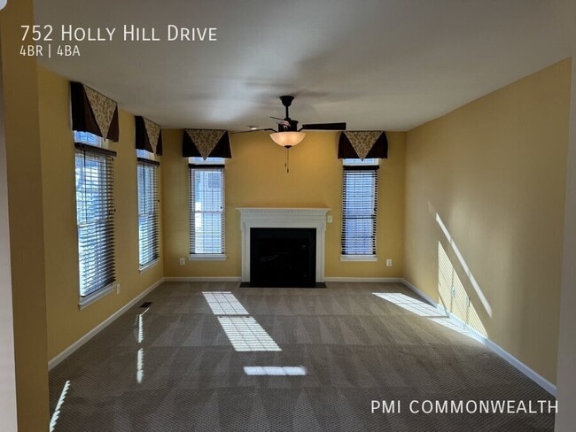 Building Photo - 752 Holly Hill Dr