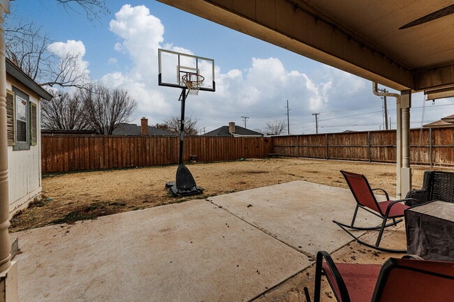 Building Photo - 6037 72nd St