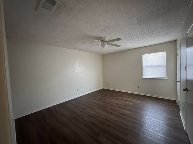 Building Photo - 3407 Victoria Cir