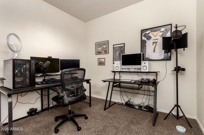 Building Photo - 5065 E Emery Rd