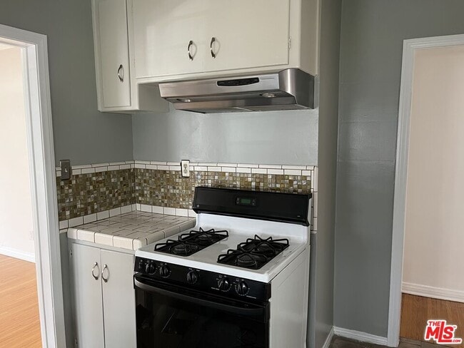 Building Photo - 4238 Sutro Ave