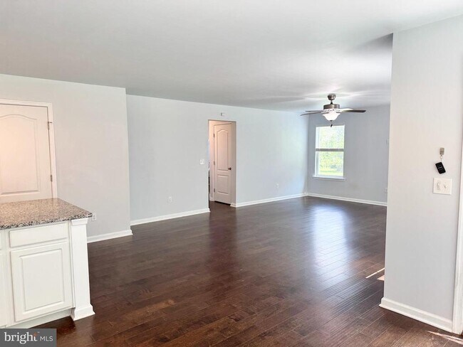 Building Photo - 206 Cranes Corner Rd