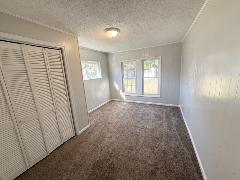 Building Photo - 118 S Tillman St