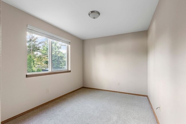 Building Photo - 17450 SE 82nd Dr