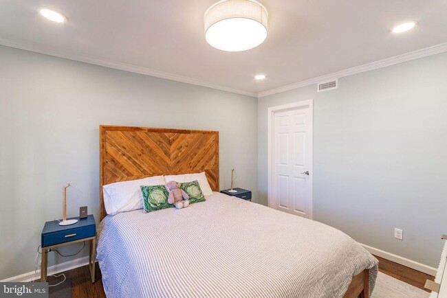 Building Photo - 1230 Rodman St