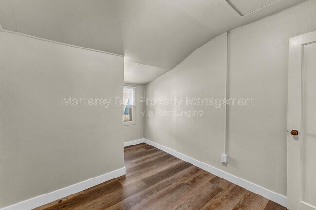 Building Photo - 227 18th St