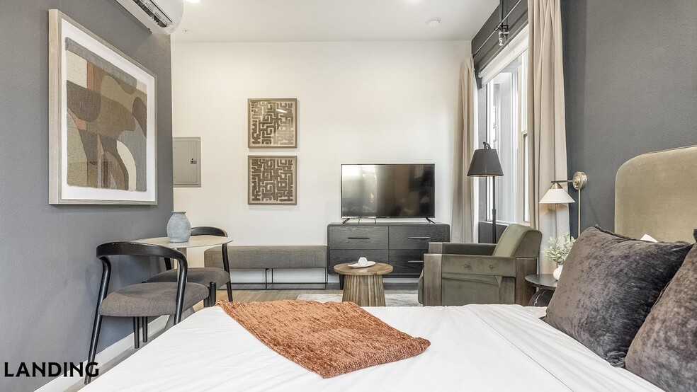 Building Photo - 3024-3024 Zuni St