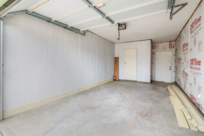 Building Photo - 1211 Gate Ln Dr