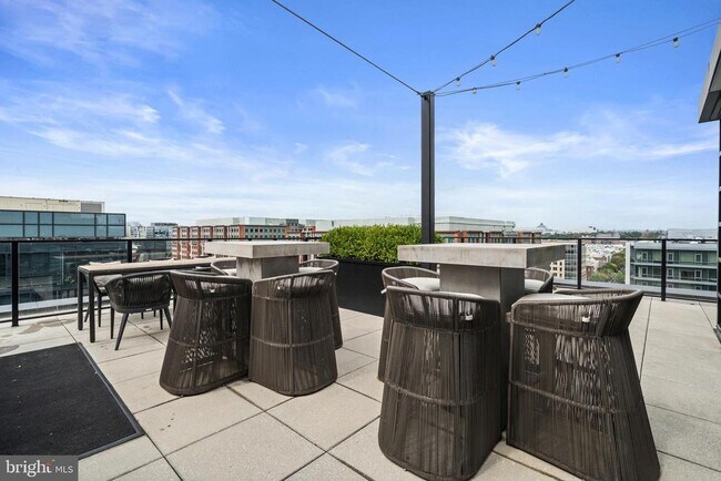 Building Photo - 1300 4th St SE