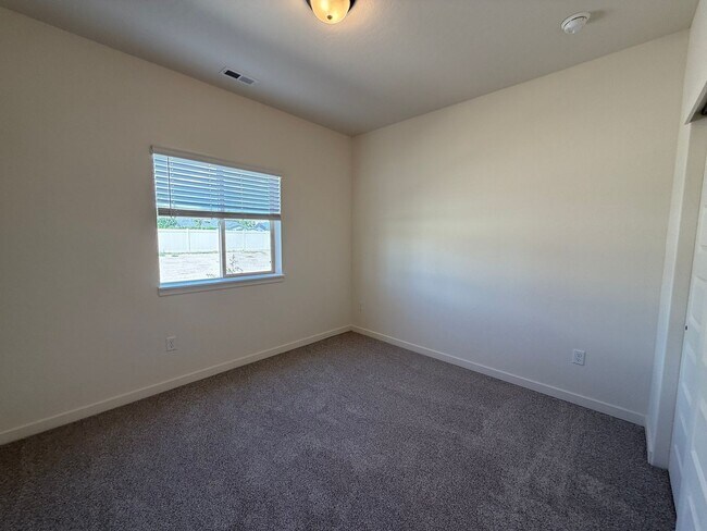 Building Photo - 3136 Platte River Dr