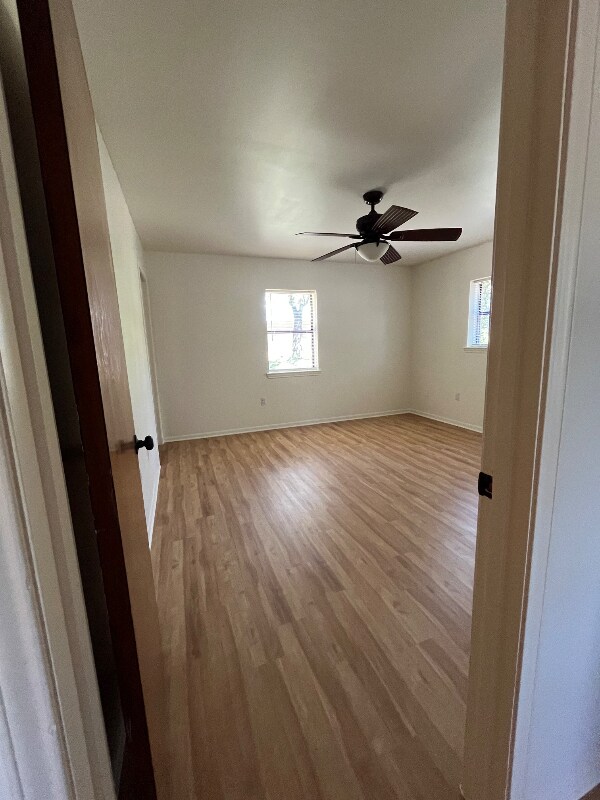 Building Photo - 1415 Oakridge Dr