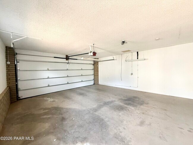 Building Photo - 8411 E Sommer Dr