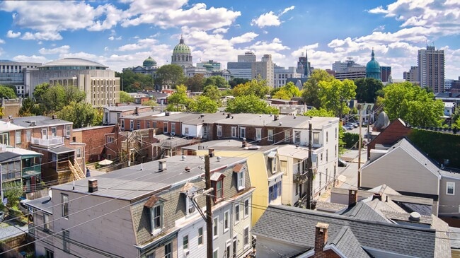 Building Photo - 913 Penn St