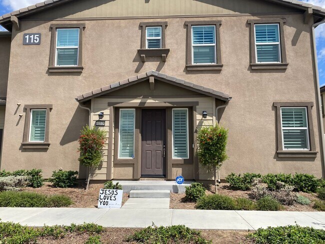 Building Photo - Temecula Home Ready for Lease!!!