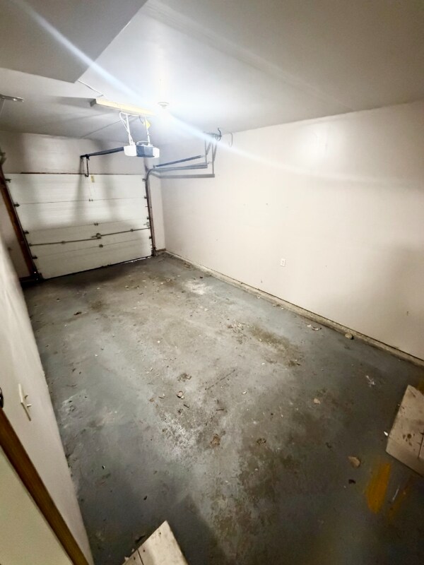 Building Photo - 18 Vosburgh Rd