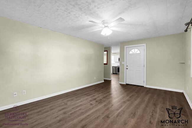 Building Photo - Affordable 3 Bedroom Home