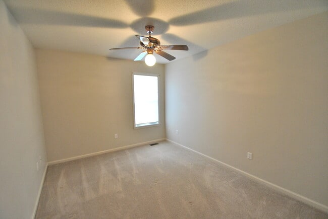 Building Photo - VERY NICE NEIGHBORHOOD