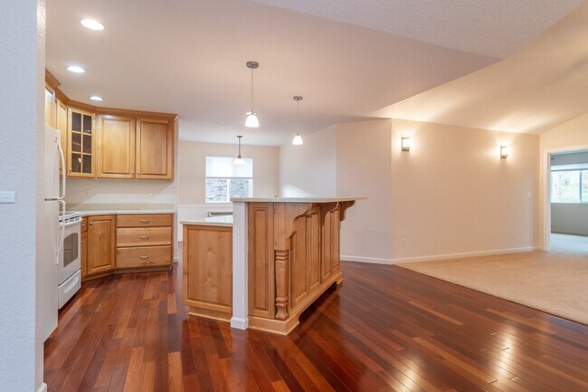 Building Photo - 233 Palmdale Ave