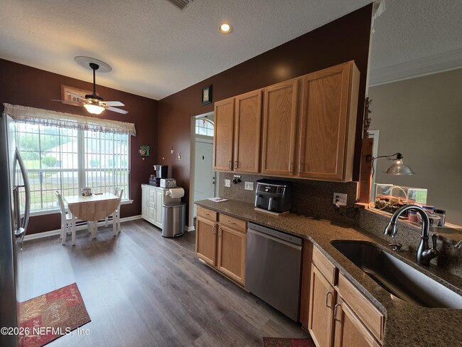 Building Photo - 86088 Meadowridge Ct