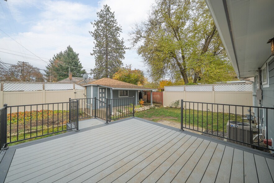 Building Photo - 6028 N Lincoln St