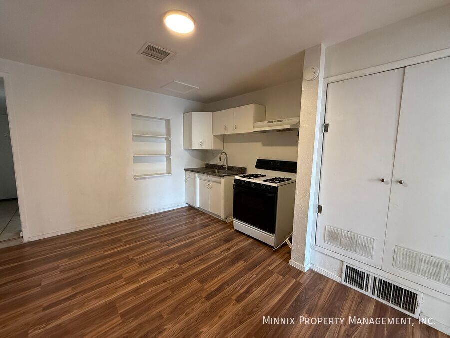 Building Photo - 1526 Yandell Dr