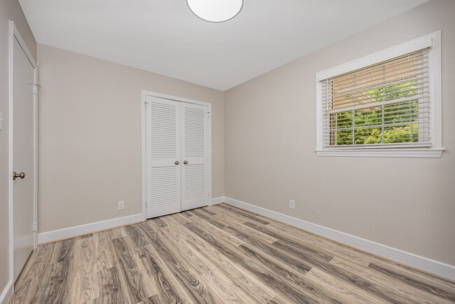 Building Photo - 3900 Sedgegrove Rd