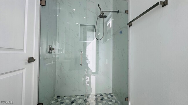 Building Photo - 2713 17th St SW