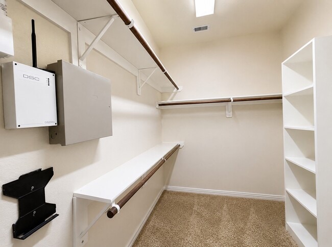 Building Photo - 7506 Amber Village Cir