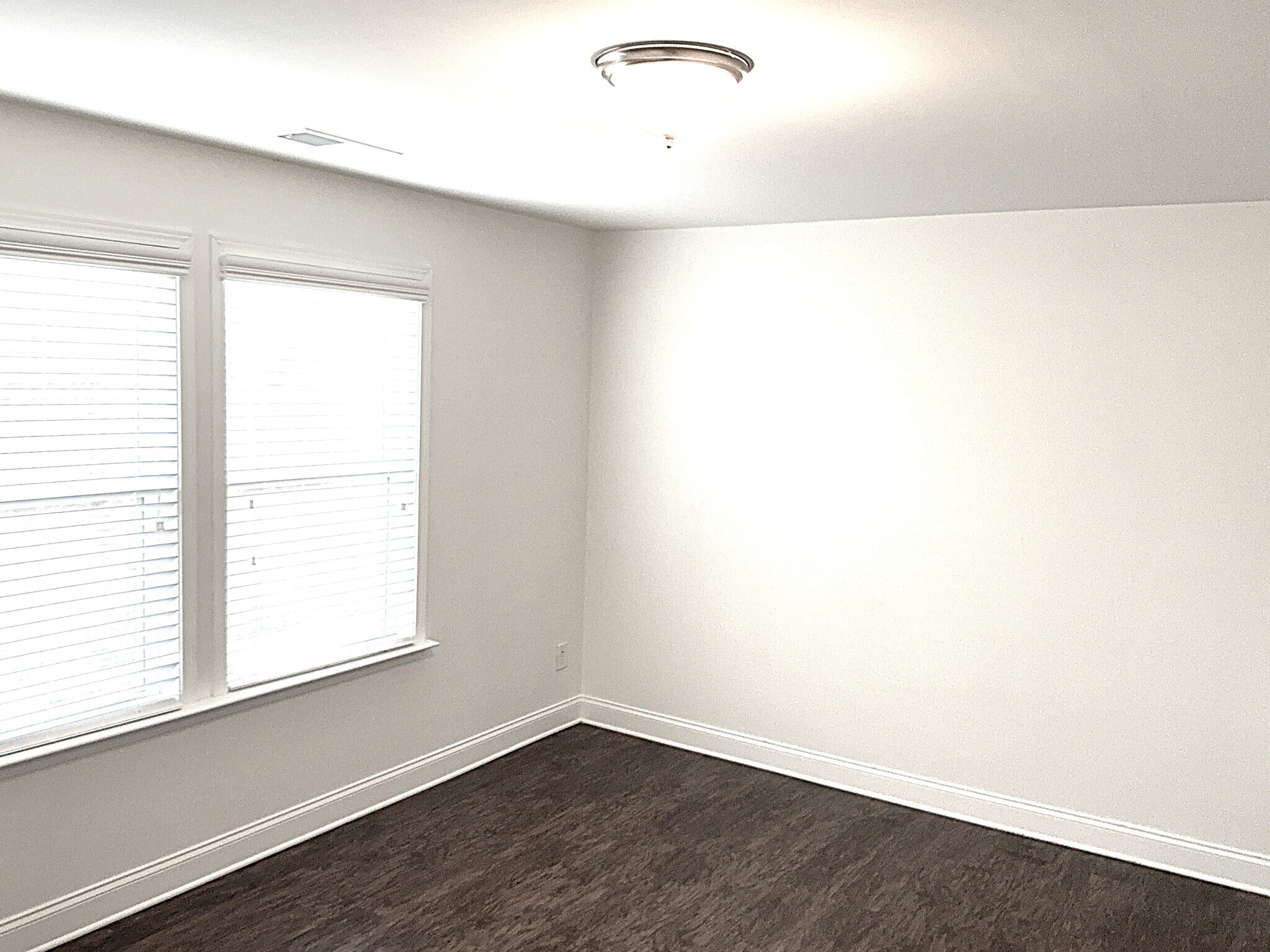 Building Photo - 1027 Monitor Ct