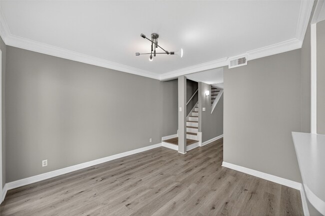 Building Photo - 2109 Lander Ln