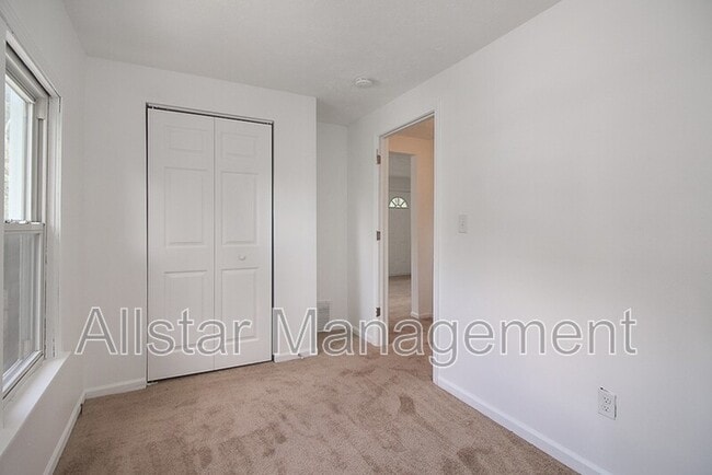 Building Photo - 736 Bettes Ave