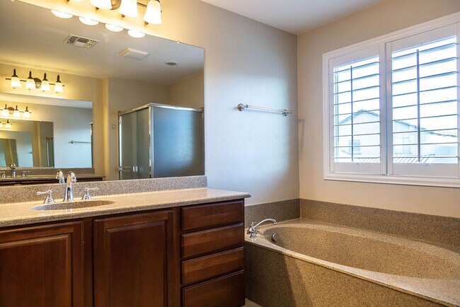 Building Photo - 1252 W Vinovo Pass