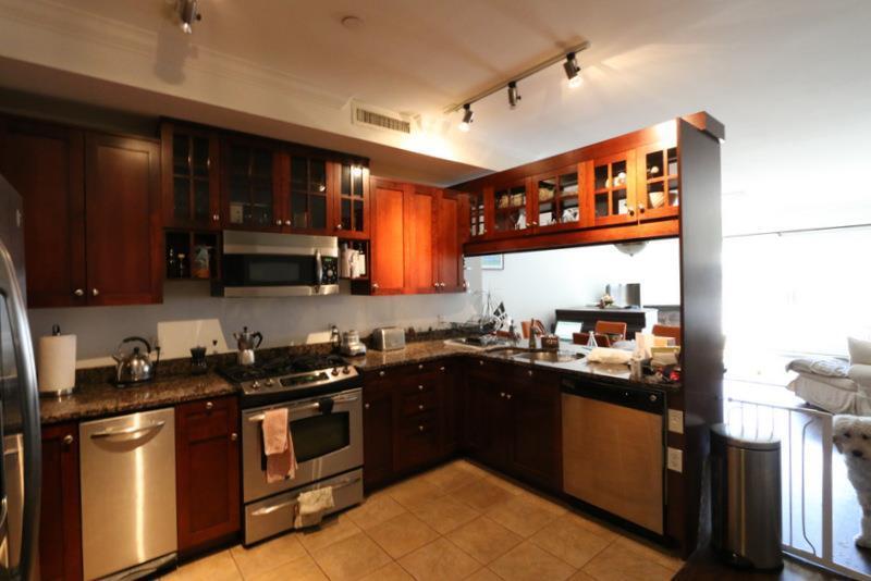 Building Photo - 165 Beacon St