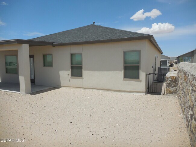 Building Photo - 12800 Giovanni Grajeda Ave