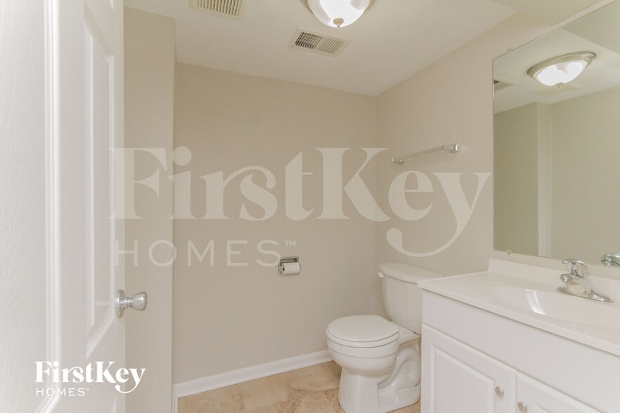 Building Photo - 17053 Grant St