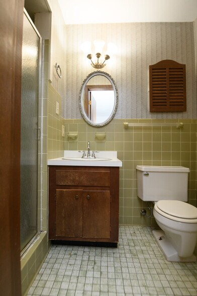 Building Photo - 2403 W 63rd Ave