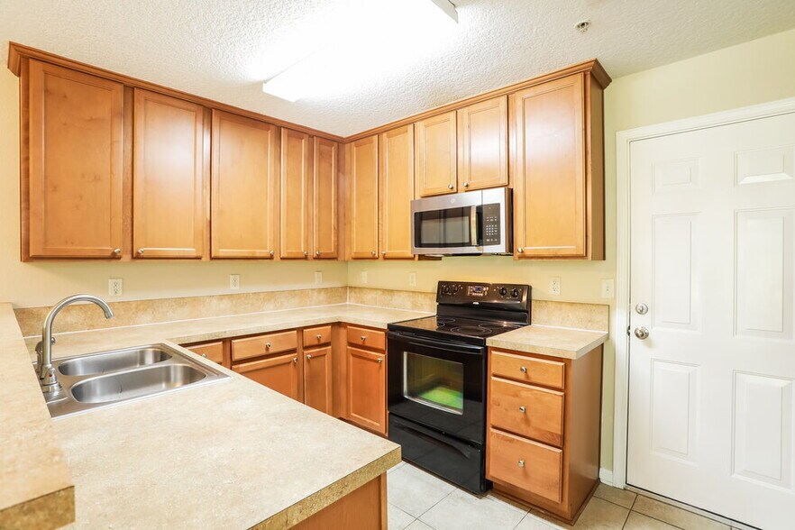 Building Photo - 899 Black Cherry Dr S