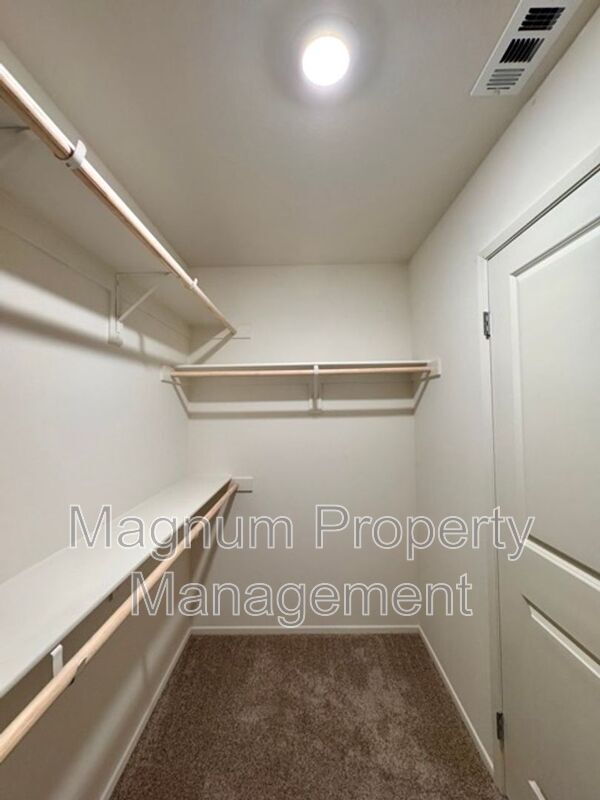 Building Photo - 31050 Rosebud Dr