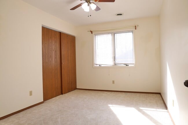Building Photo - 1204 Devonshire Ln