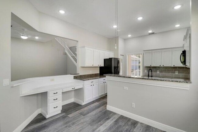 Building Photo - 3033 SE Brierwood Pl