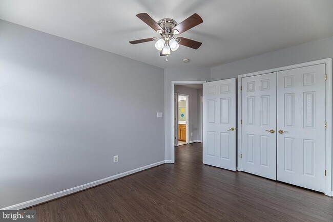 Building Photo - 24635 Kings Canyon Square